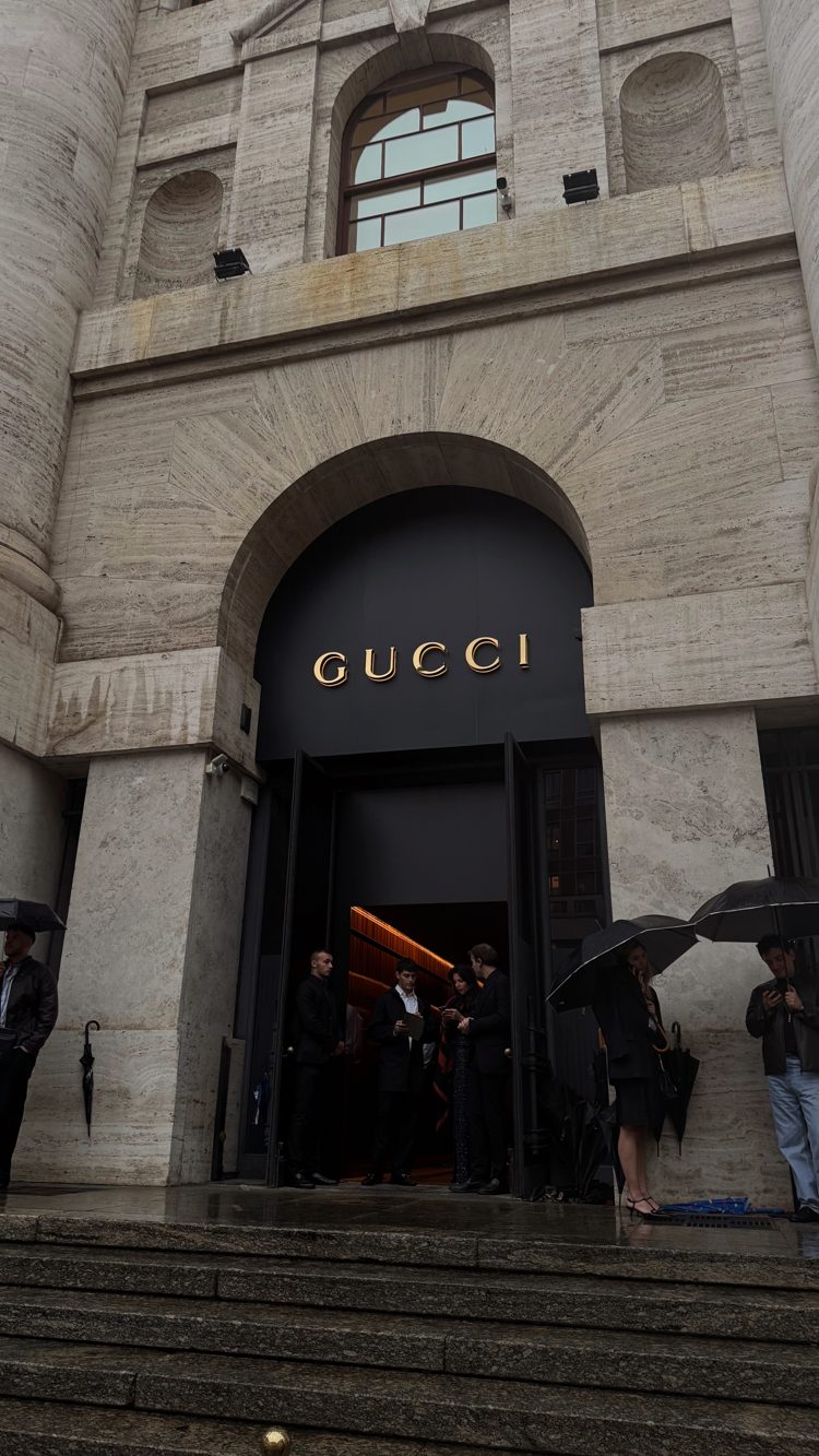 Milan Fashion Week content by @dom.overseas